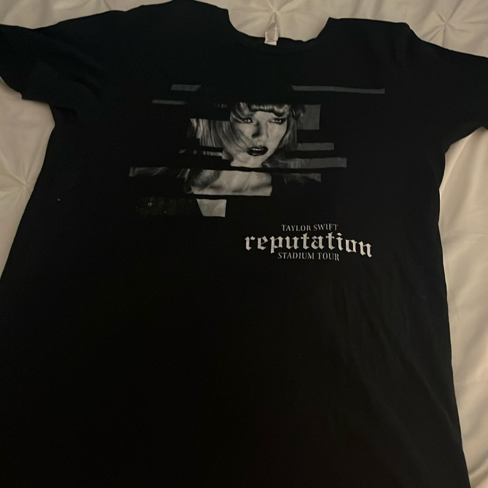 Taylor swift shirt